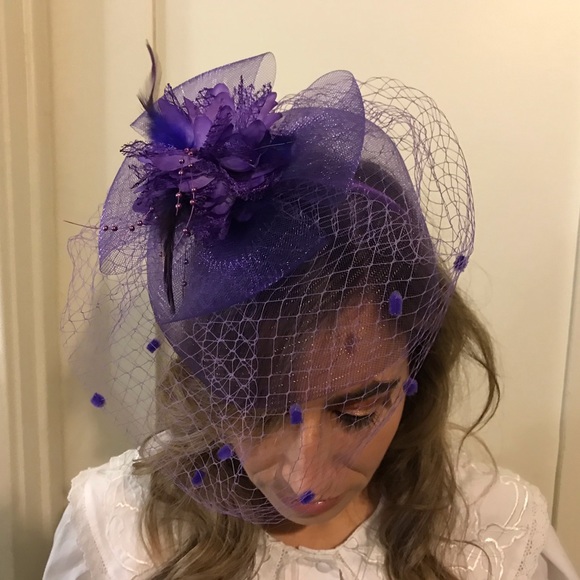 💟 Fascinator headband with feathers and tullle - Picture 2 of 3